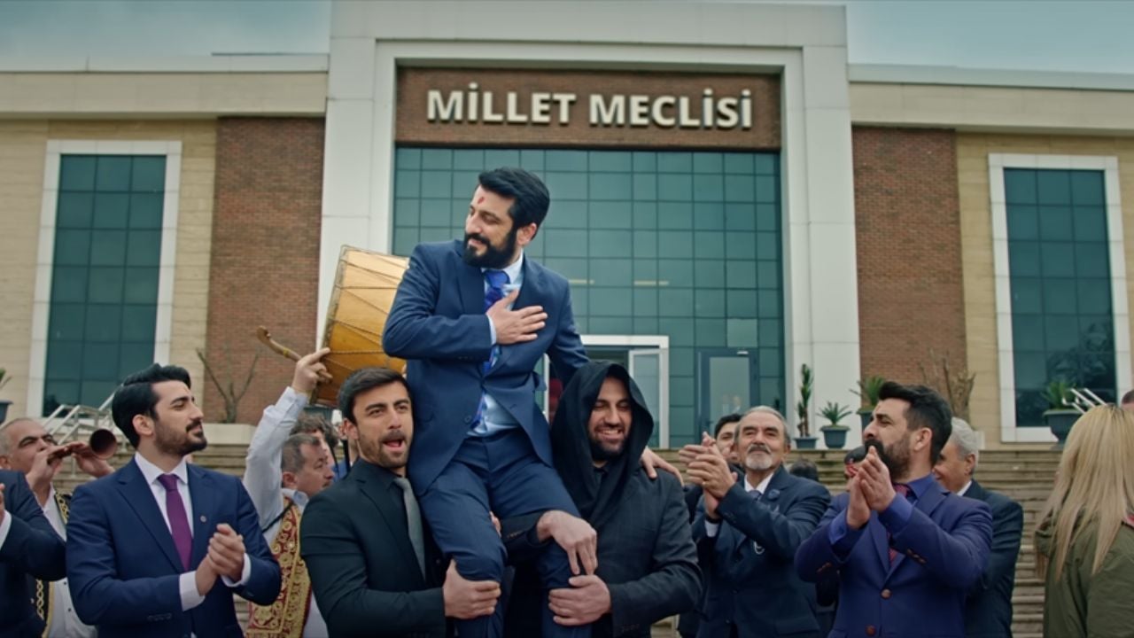 “İllegal Hayatlar: Meclis” Gişenin Zirvesinde!