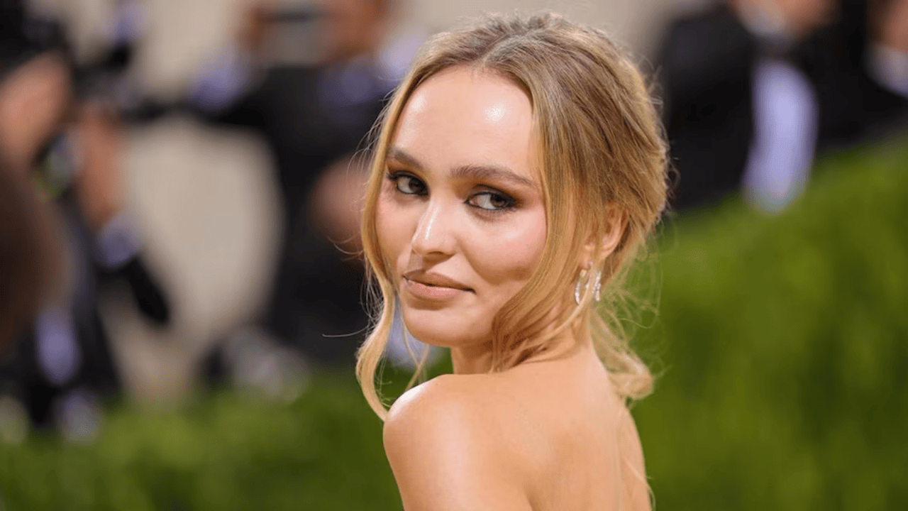 Lily-Rose Depp, Mahremiyetini Korumak İçin Elinden Geleni Yaptığını Söyledi